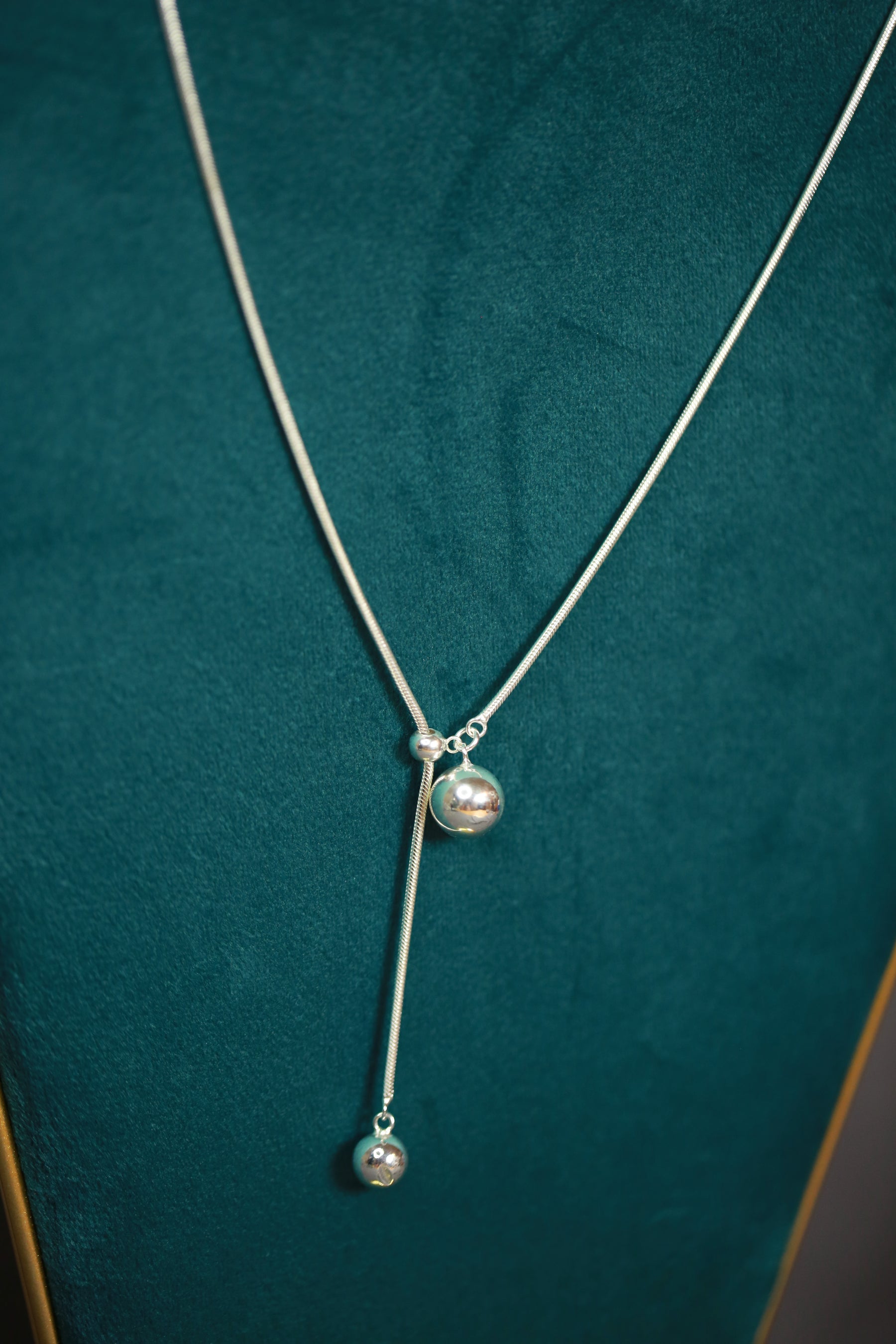 Slick Spendor Necklace